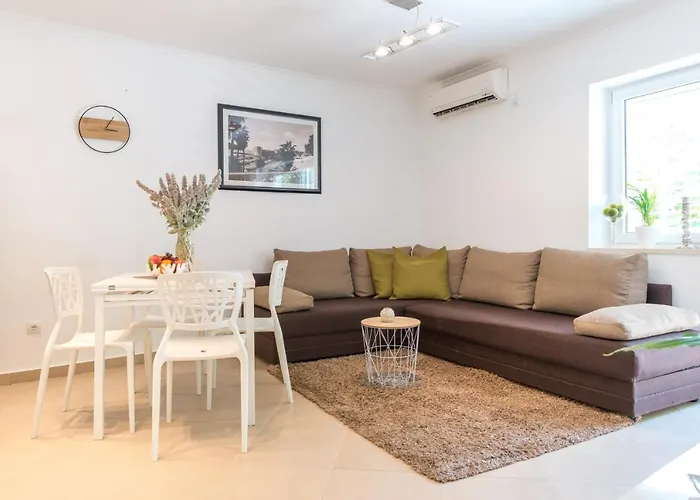 Petka Hill Apartments